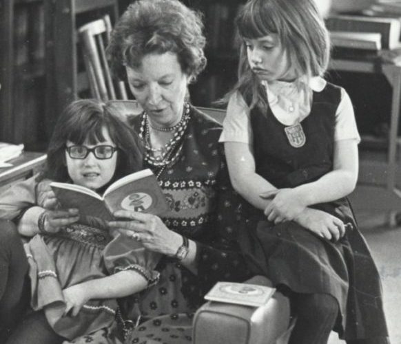 Madeleine L'Engel reads to granddaughters Charlotte, left, and Lena, right, in 1976. Courtesy of Crosswicks, Ltd.